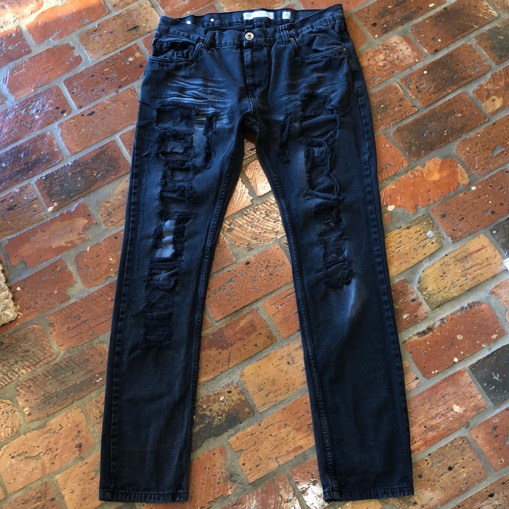 Evolution in Design Black Distressed jeans sz 38 x 34